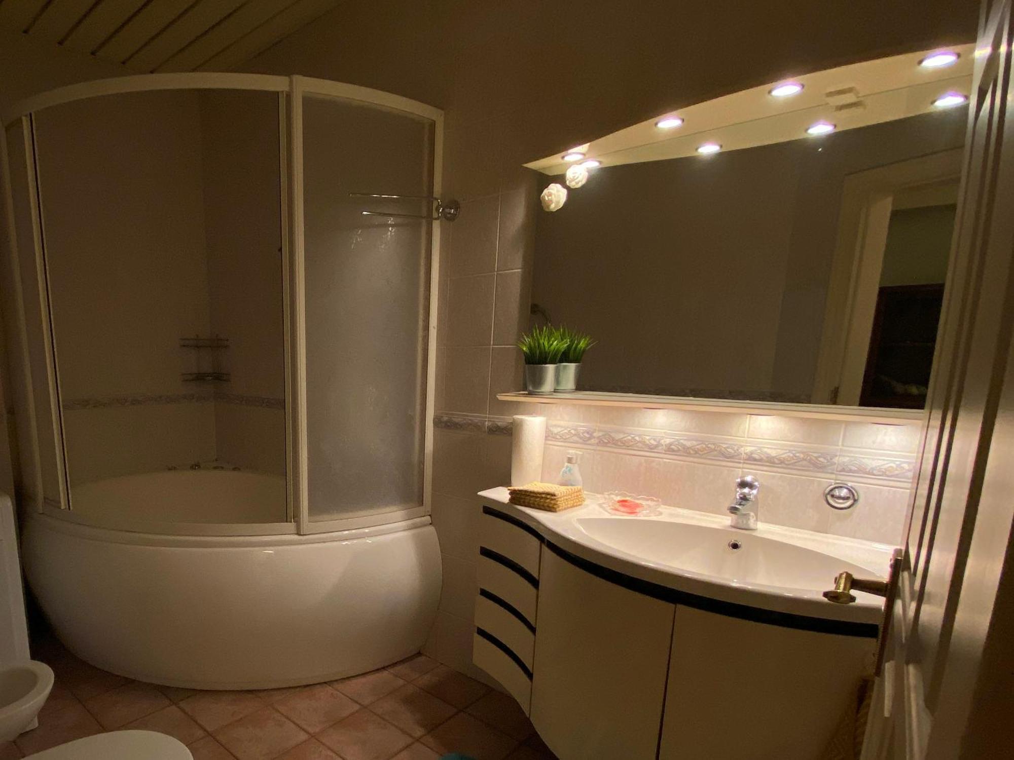 Alunana Lux Jakuzzi Apart, Facade Is Under Renovation, In Riga Art Nouveau Area, Self Check-In Eksteriør billede